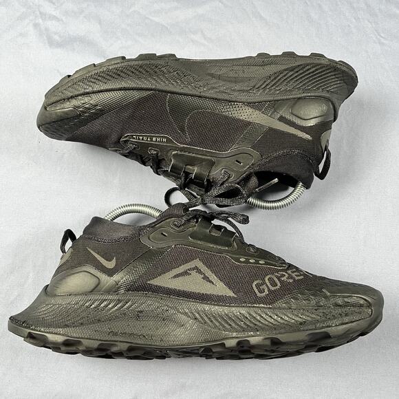 Nike Pegasus Trail 3 GTX Women’s Size 9 Triple Black Running Shoes DC8794-001 - Picture 2 of 6